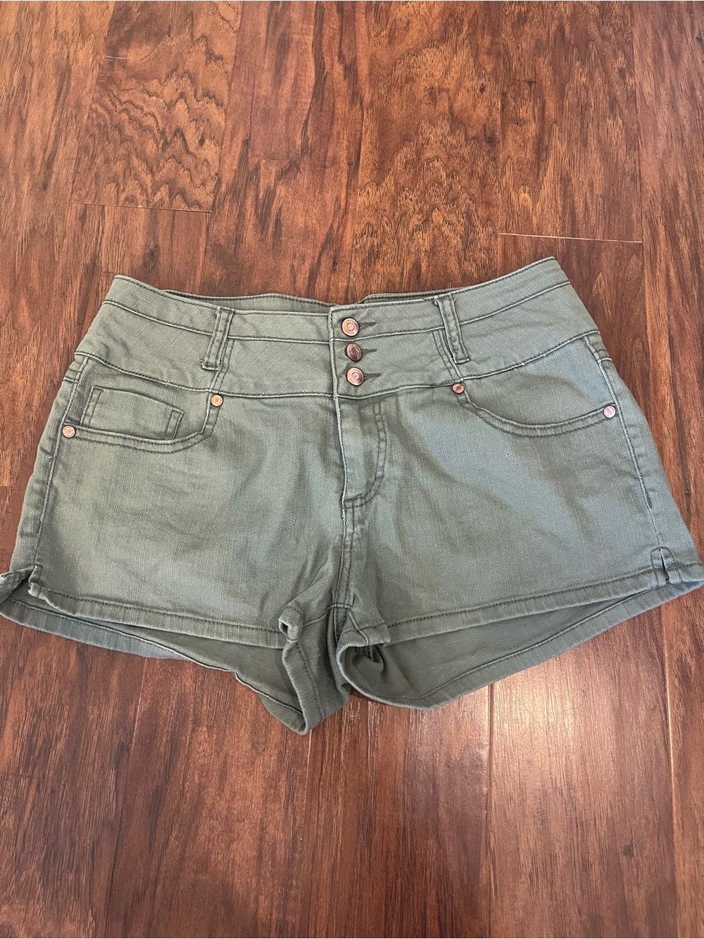 Vanity Olive Green Button‑Front Utility Shorts High‑Rise Rolled Hem - Size 30